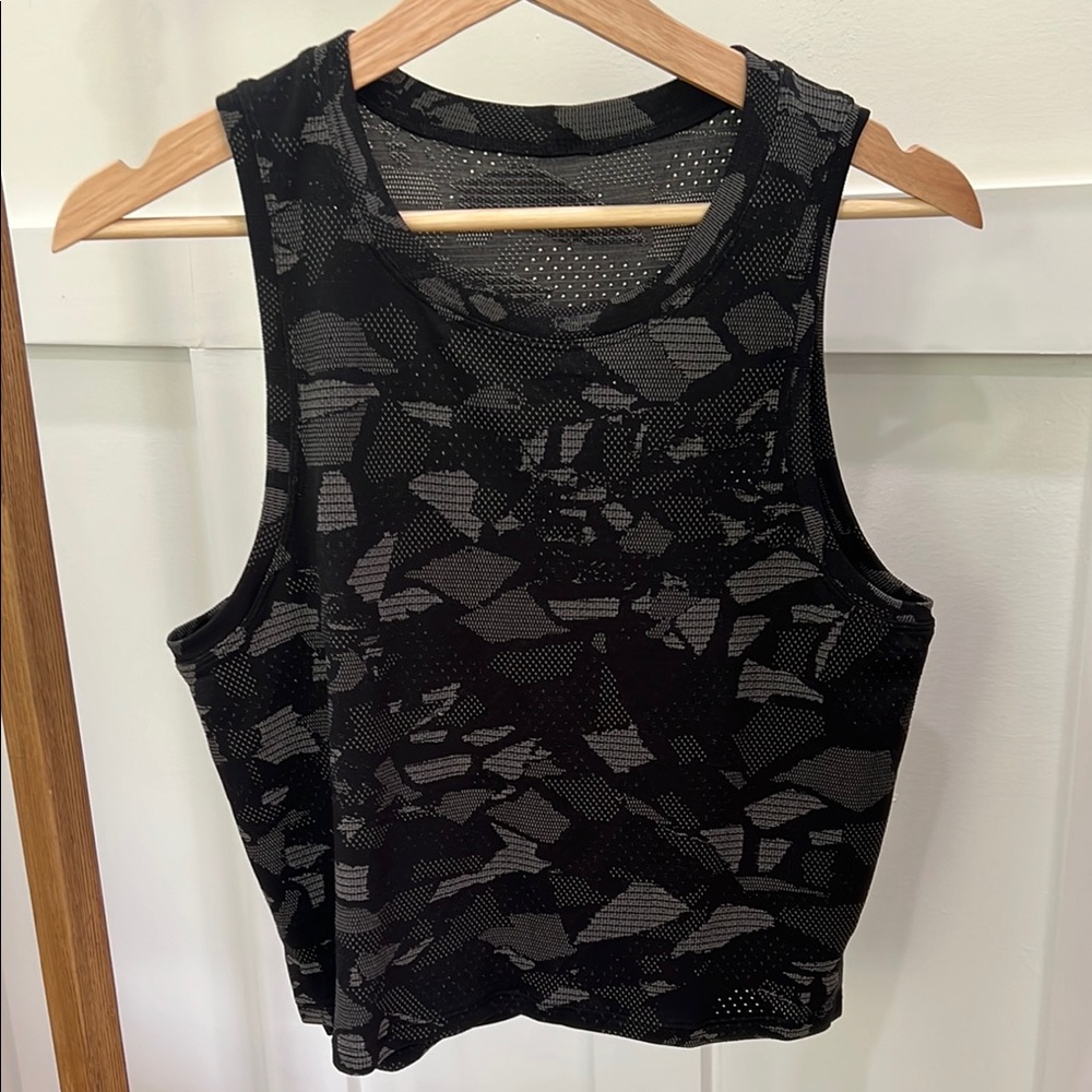 Lululemon Muscle Tee